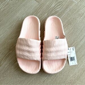 Adidas Adilette 22 Slides ‘Wonder Clay’ Textured Platform Sandals NWT | US 8
